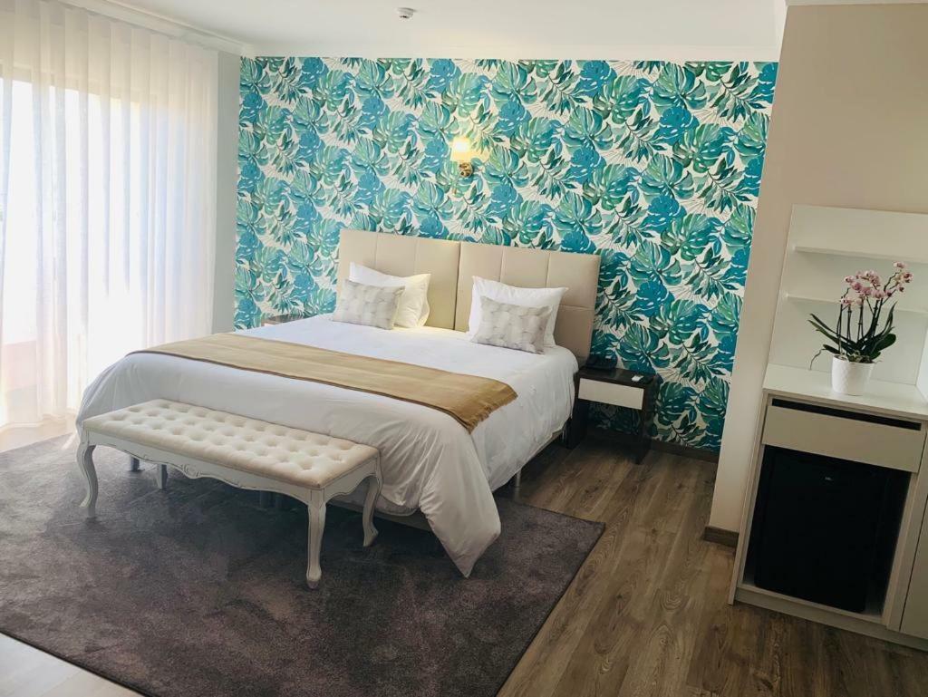 Alojamento Restaurante Dom Dinis Вила-Нова-ди-Пояриш Экстерьер фото